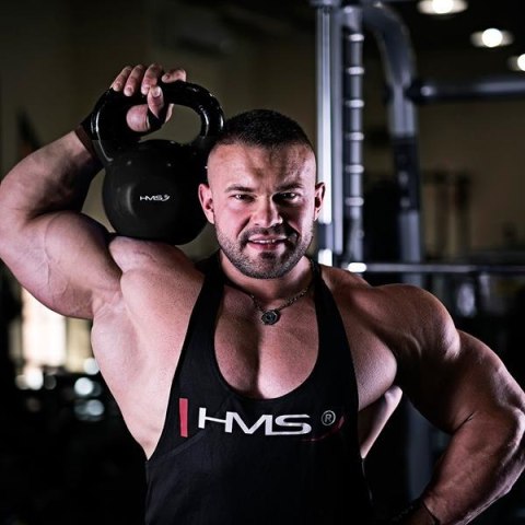 KNV24 BLACK KETTLEBELL ŻELIWNY POKRYTY WINYLEM HMS KNV24 BLACK KETTLEBELL ŻELIWNY POKRYTY WINYLEM HMS